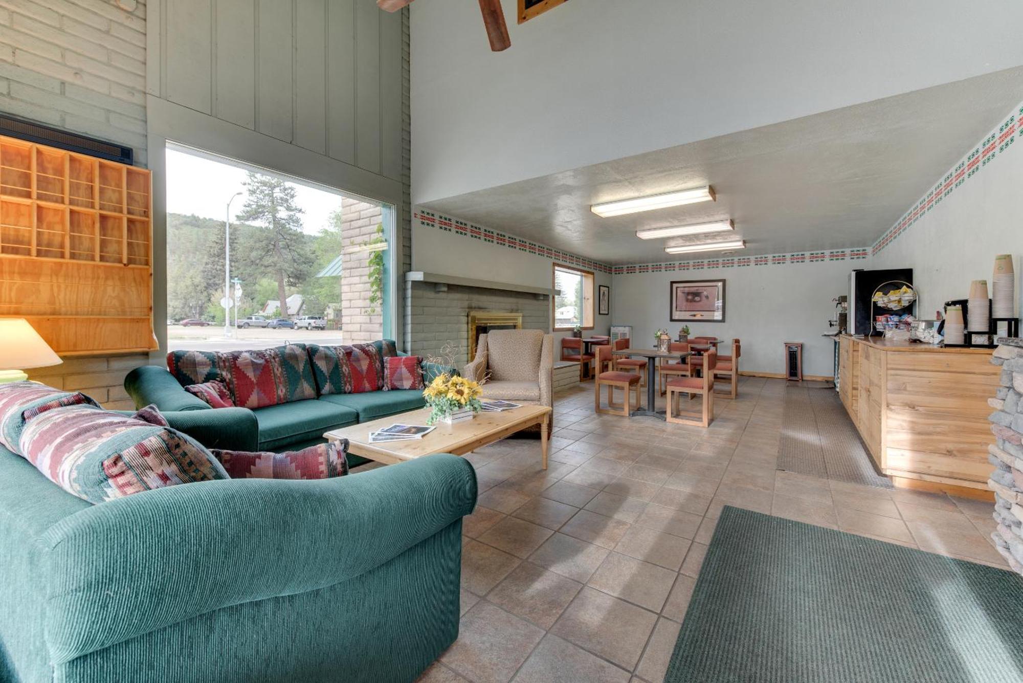Dolores Mountain Inn מראה חיצוני תמונה